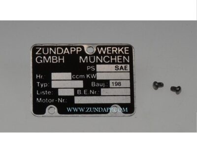 Motorblok typeplaatje 1980 met klinknagels